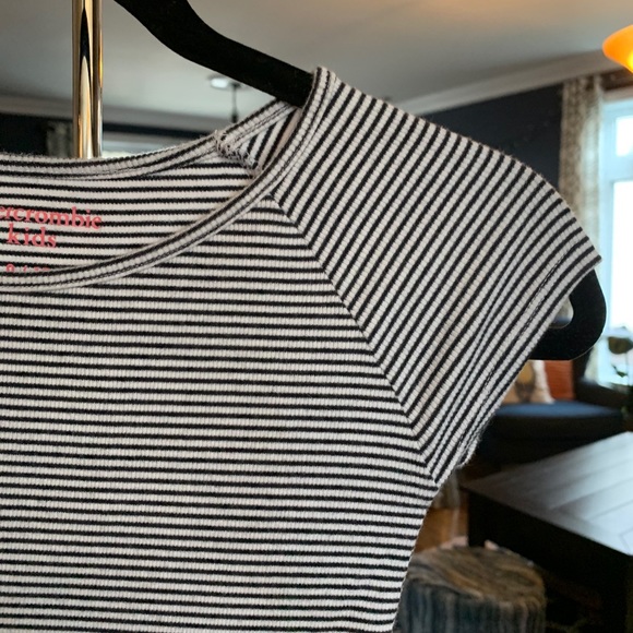 Abercrombie tee and sweatshirt duo! 😜 - Picture 9 of 9